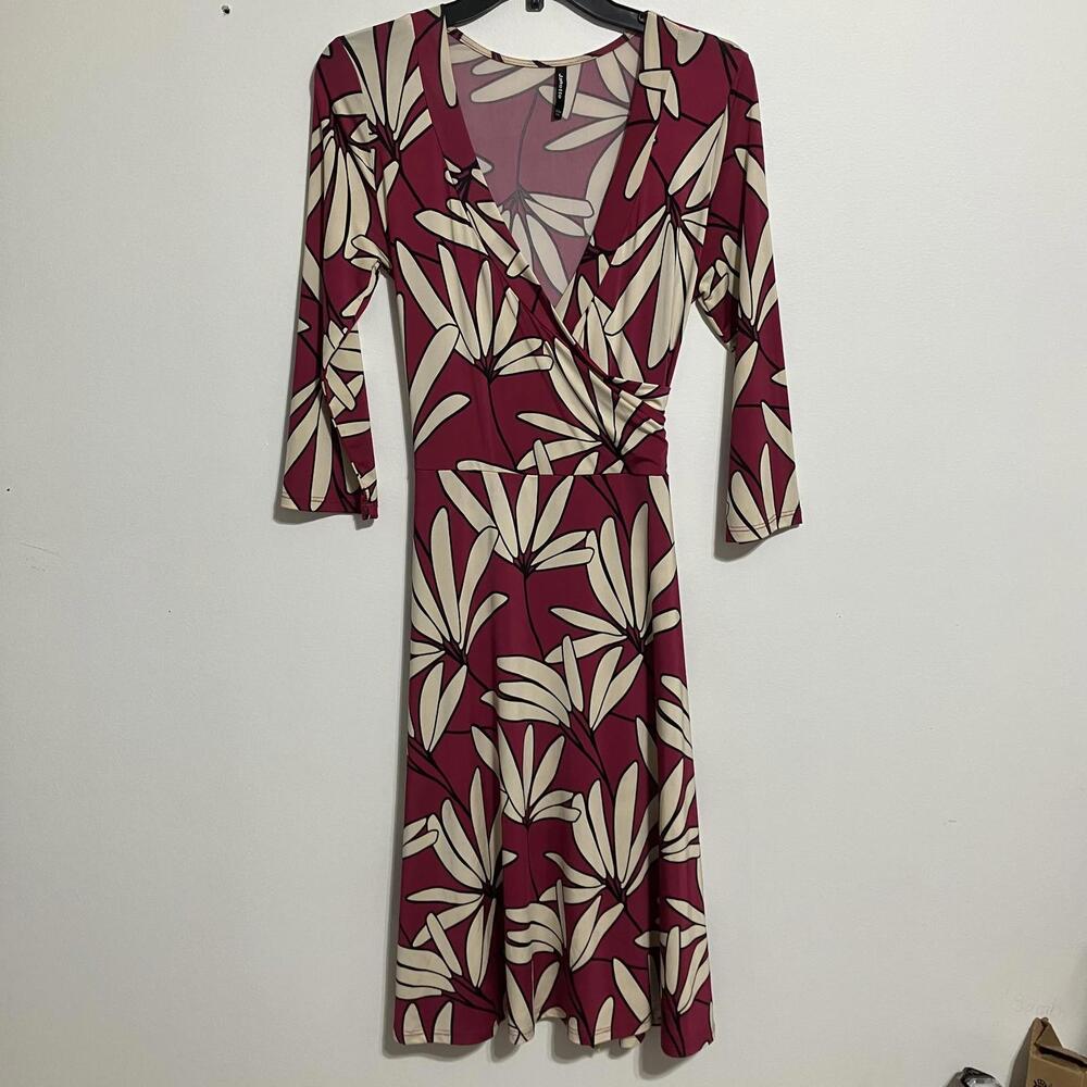 Janette Burgundy Long Sleeve Leaf Pattern Maxi Dress Small